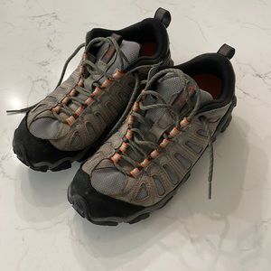 Oboz Sawtooth size 9